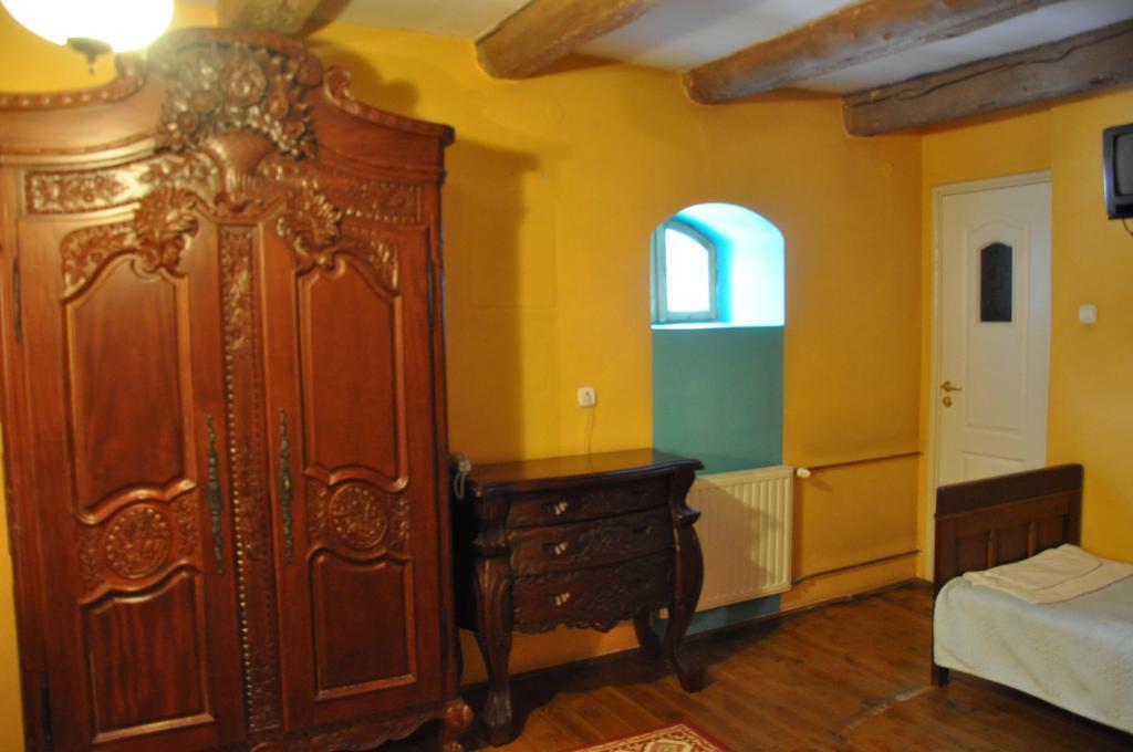 Ostoya Inn & Granary Ясенка Стая снимка