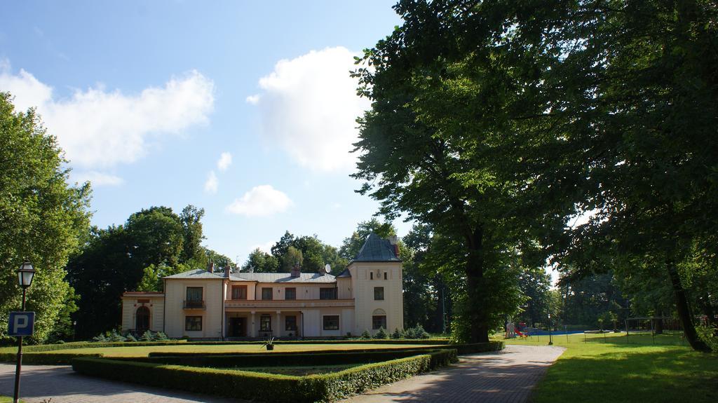 Ostoya Inn & Granary Ясенка Екстериор снимка