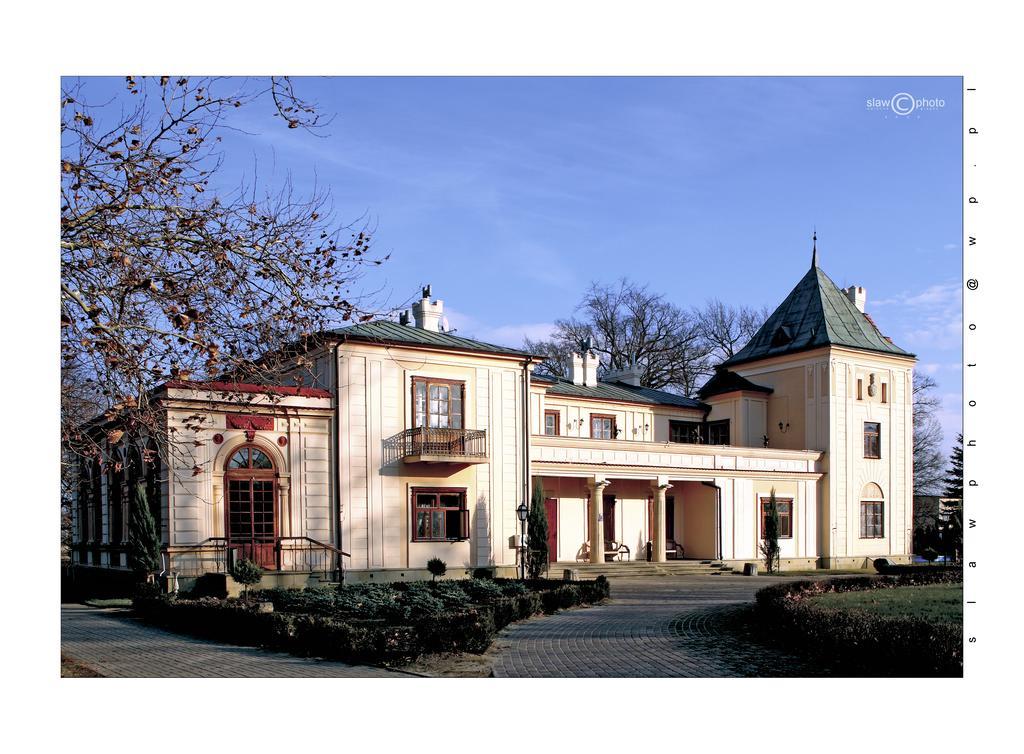 Ostoya Inn & Granary Ясенка Екстериор снимка
