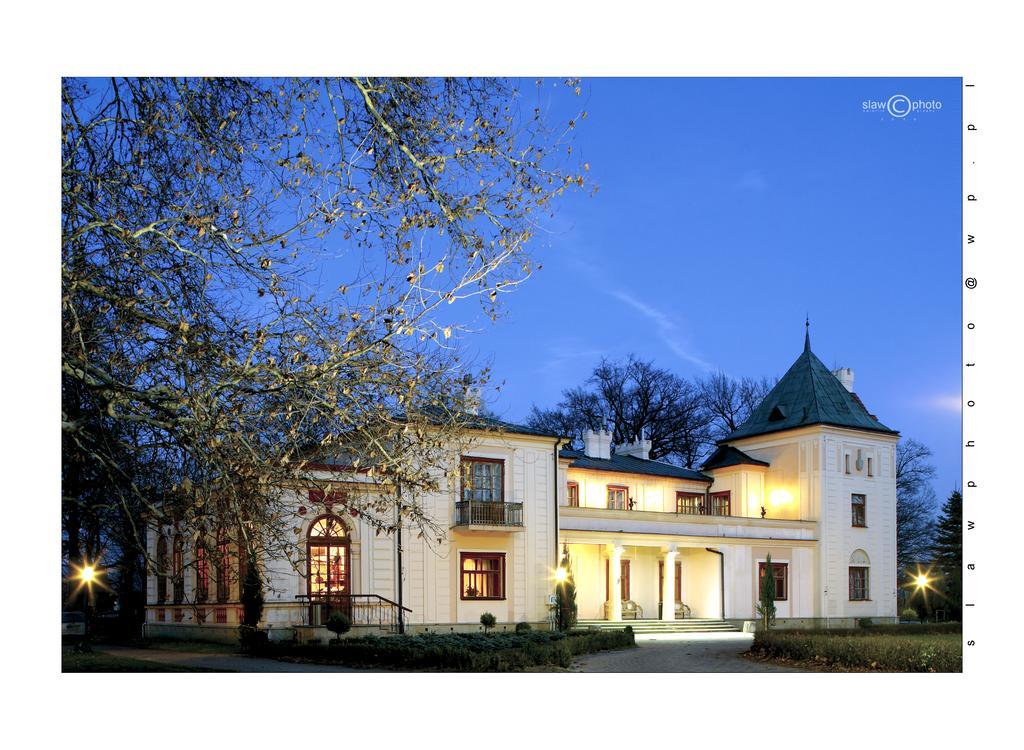 Ostoya Inn & Granary Ясенка Ресторант снимка