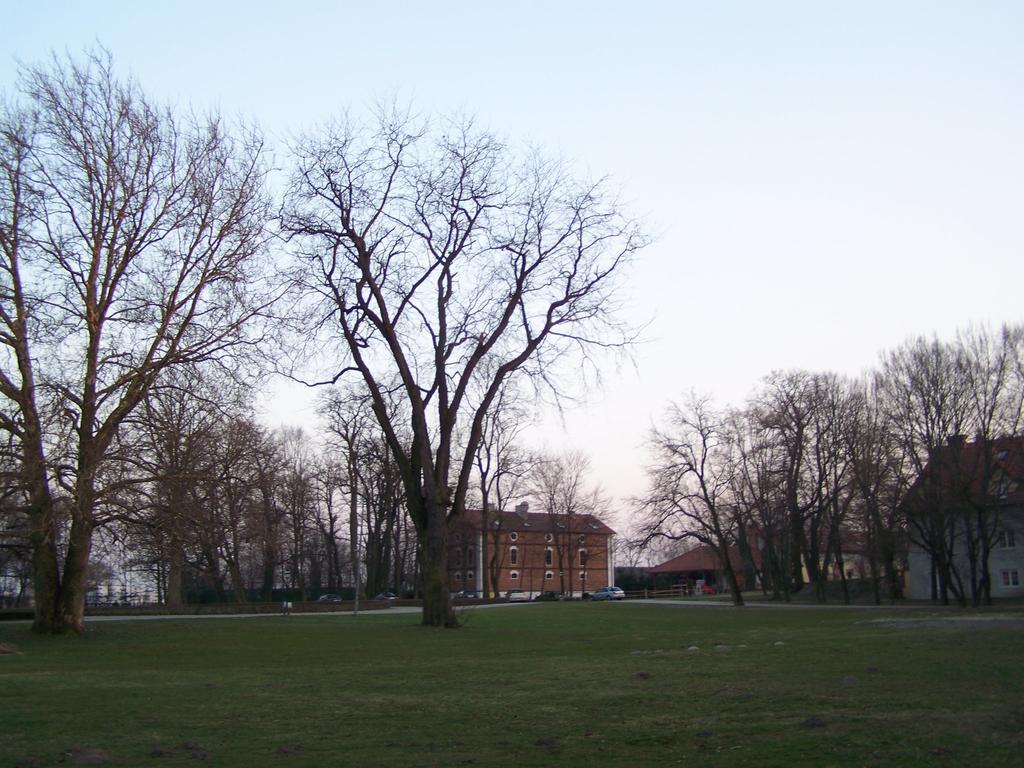 Ostoya Inn & Granary Ясенка Екстериор снимка