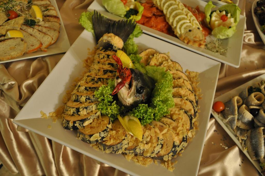 Ostoya Inn & Granary Ясенка Екстериор снимка