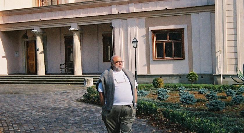 Ostoya Inn & Granary Ясенка Екстериор снимка