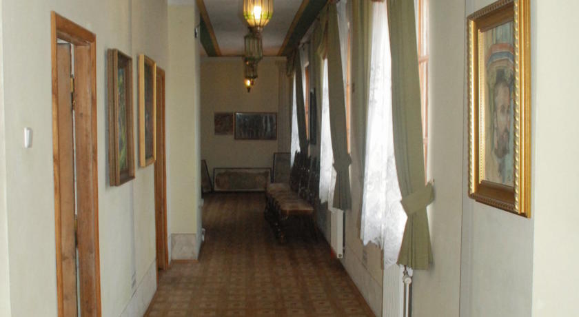 Ostoya Inn & Granary Ясенка Екстериор снимка